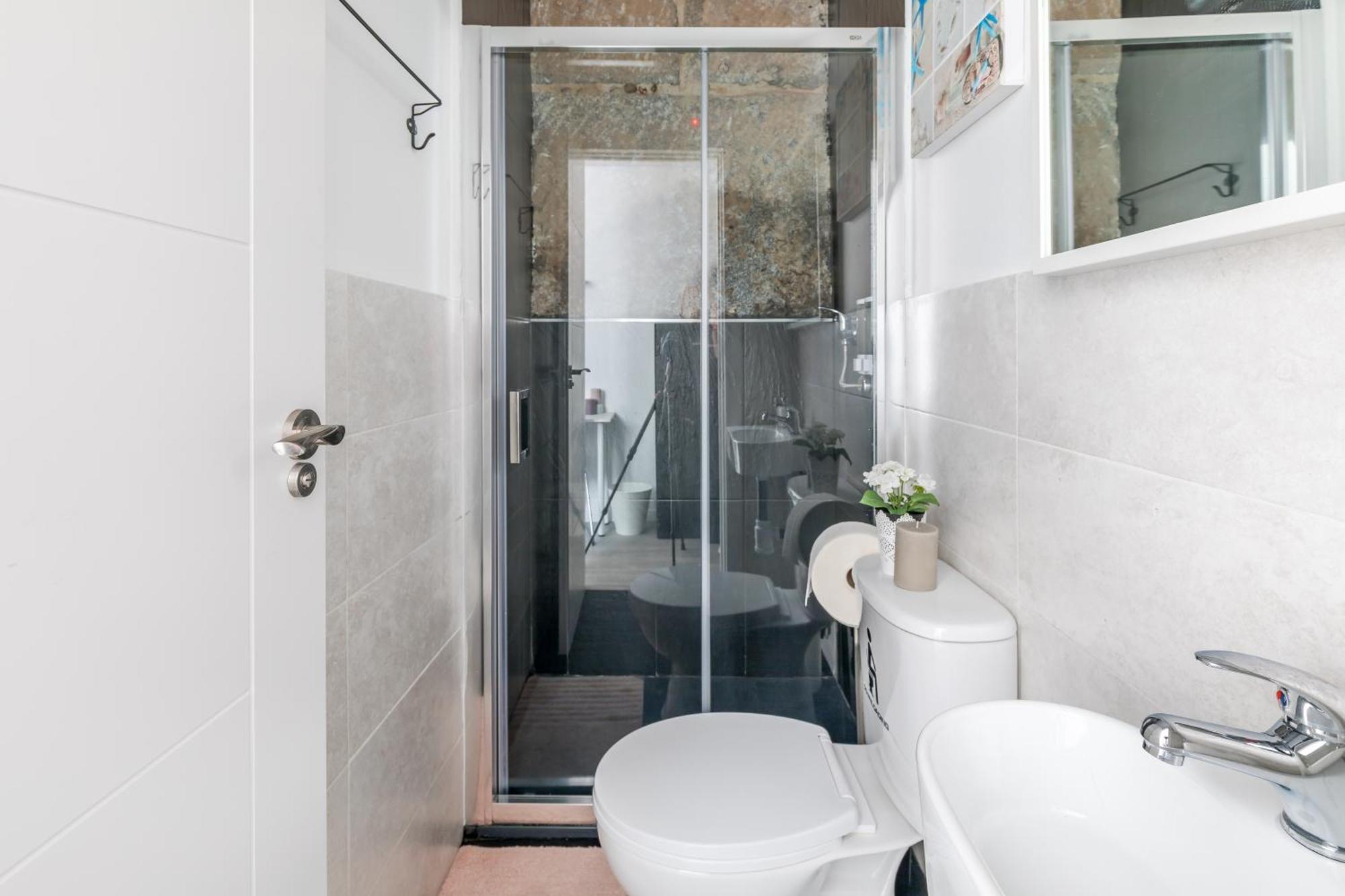 Ayz Juan De Mena - Auto Check-In Property, Madrid